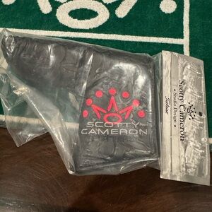 Scotty Cameron Black Putter Cover. Club Cameron